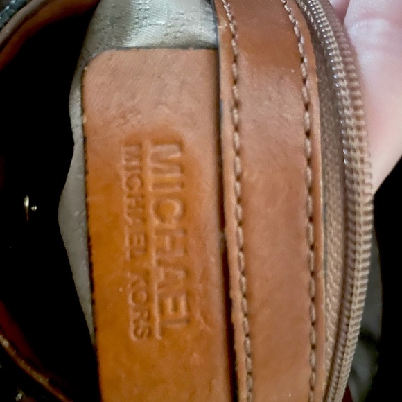 Authentic Michael Kors purse - Picture 3 of 5